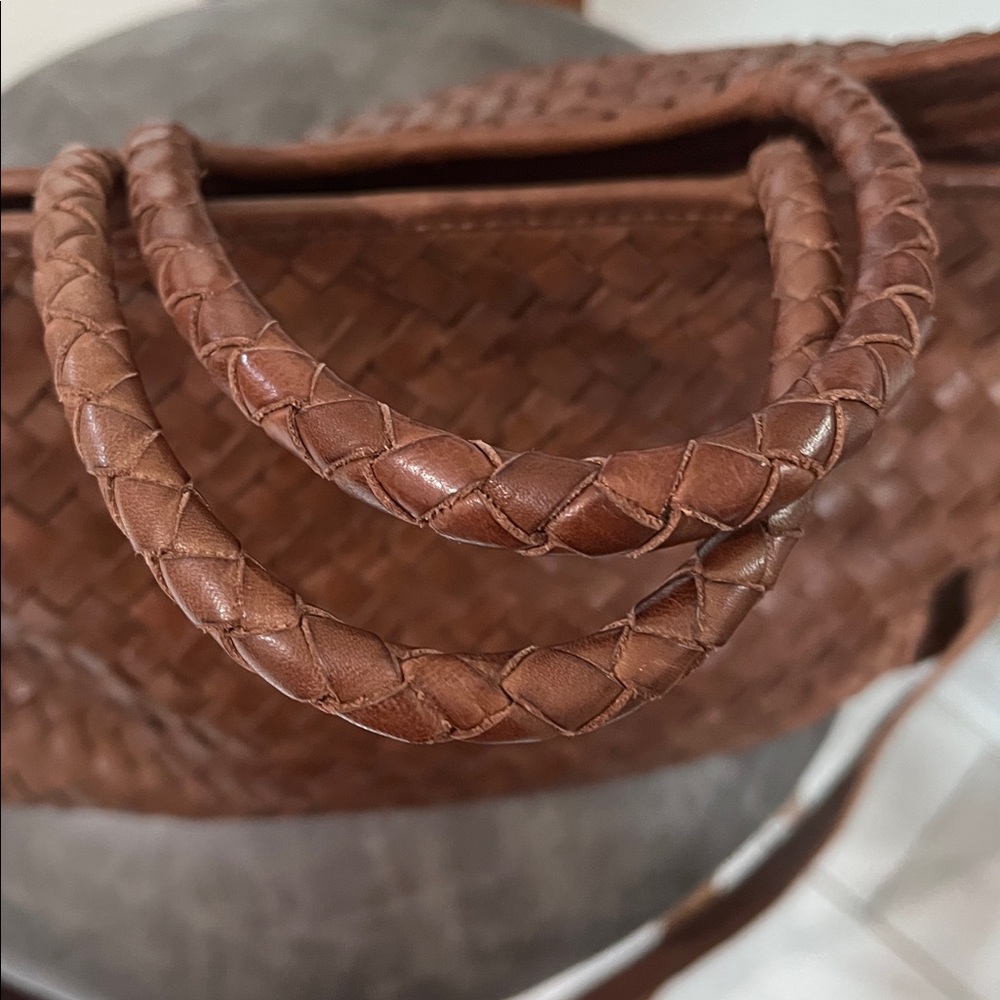 Elegant Brown Woven Leather Tote - Picture 9 of 12